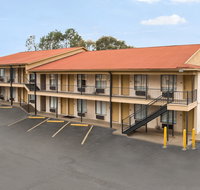 Super 8 by Wyndham Crestview - Accommodation Los Angeles