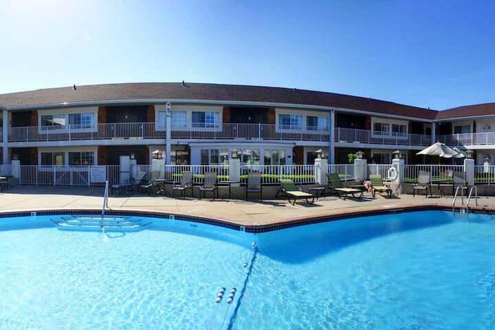 Days Inn & Suites By Wyndham Roseville/Detroit Area - thumb 4