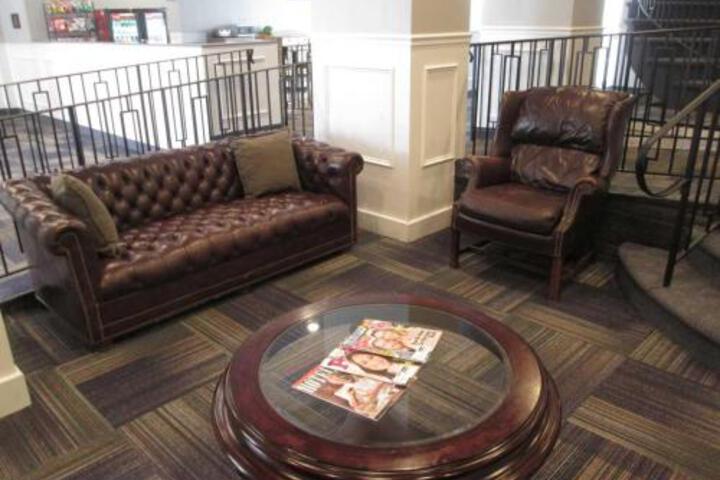 The Avenue Hotel - thumb 7