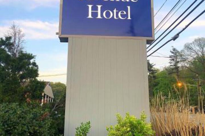The Avenue Hotel - thumb 5