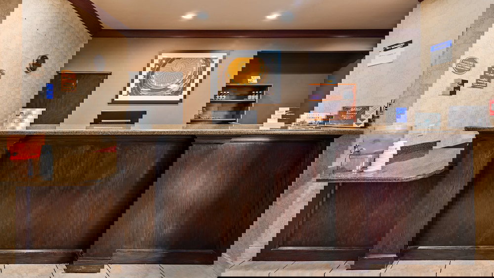 Best Western Plus Memorial Inn & Suites - thumb 3