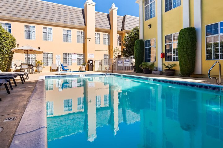 Best Western Plus San Pedro Hotel & Suites - thumb 3