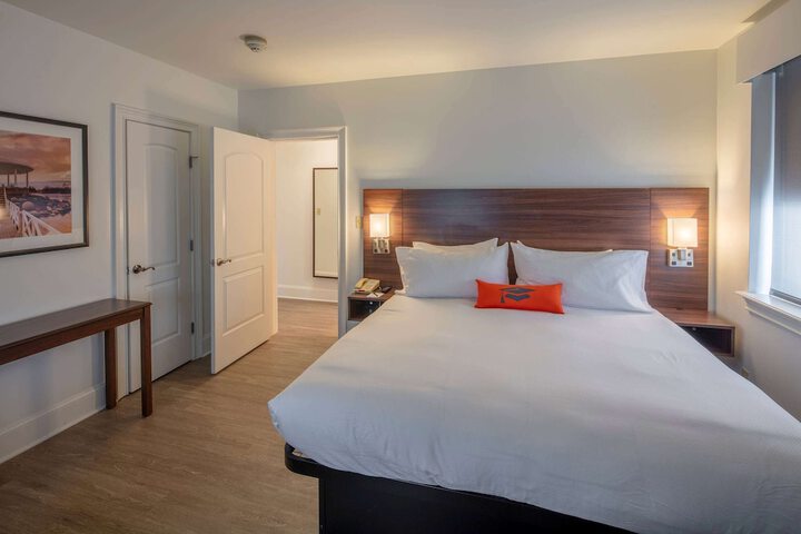 Collegian Hotel & Suites, Trademark Collection By Wyndham - thumb 5