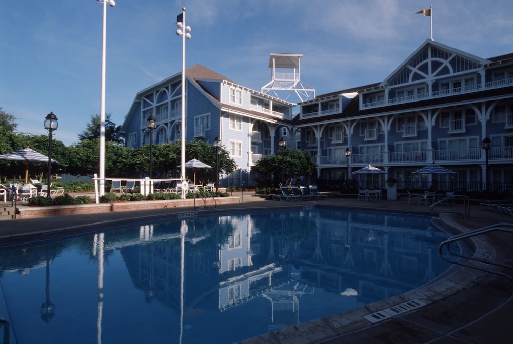 Disney's Yacht Club Resort - thumb 1