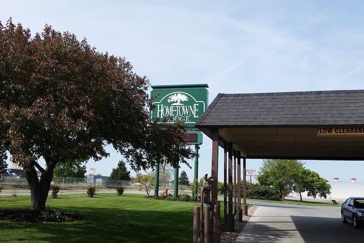 Home-Towne Lodge Omaha - thumb 1