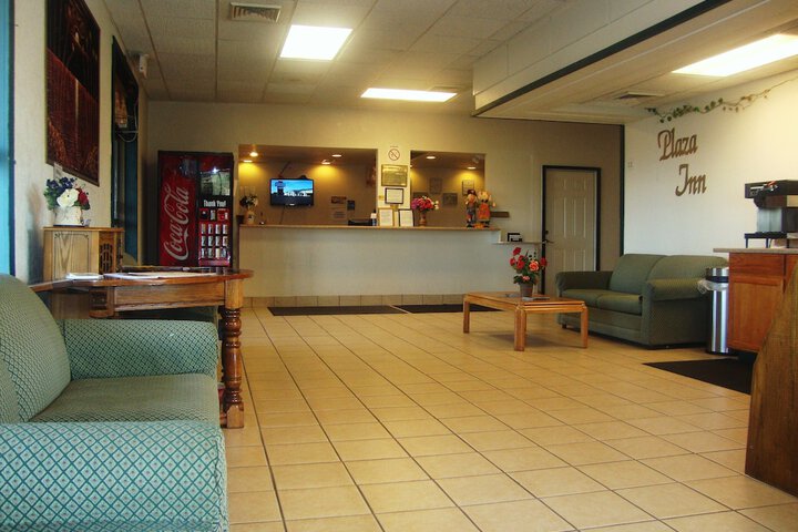 Topeka Plaza Inn - thumb 6