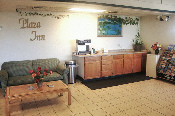Topeka Plaza Inn - thumb 5