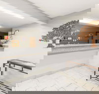 Super 8 by Wyndham Osceola IA - Accommodation Los Angeles