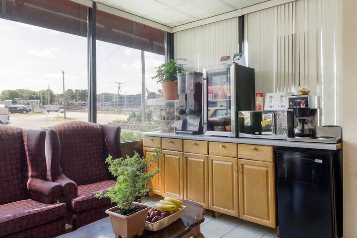 Econo Lodge Framingham - thumb 7