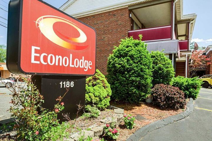 Econo Lodge Framingham - thumb 1