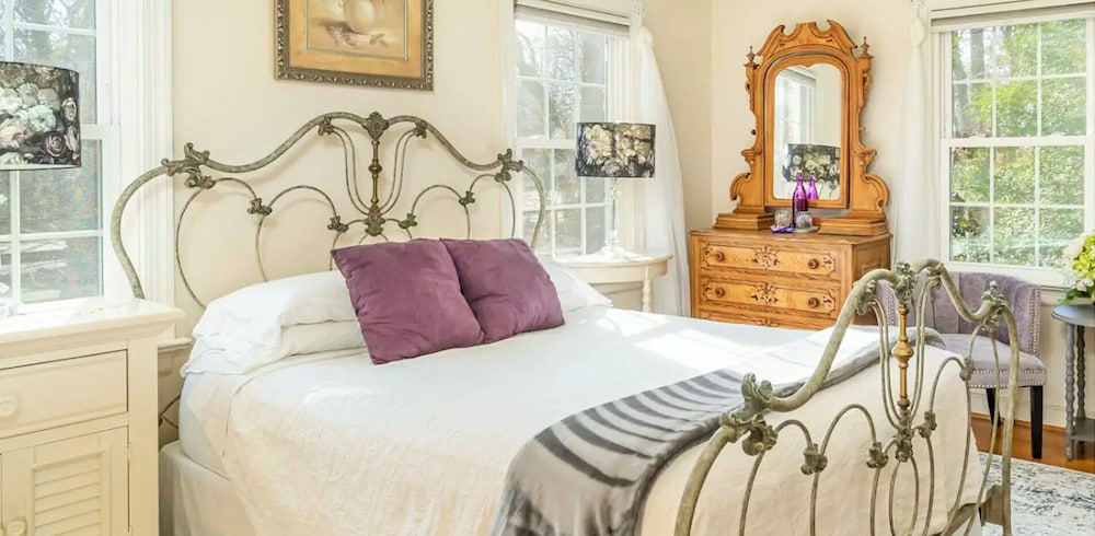 Colonial Gardens - thumb 3