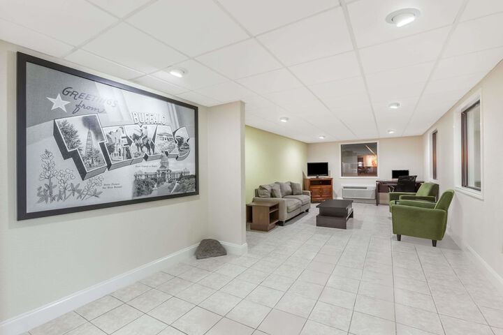 Super 8 By Wyndham Buffalo - thumb 3