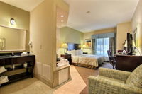 Magnolia Inn  Suites