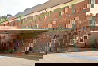 Best Western Plus Governor's Inn