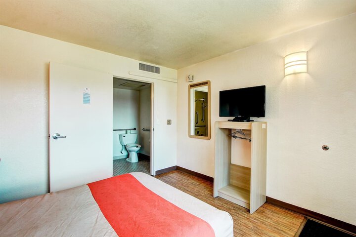 Motel 6 Denver, CO - Airport - thumb 5