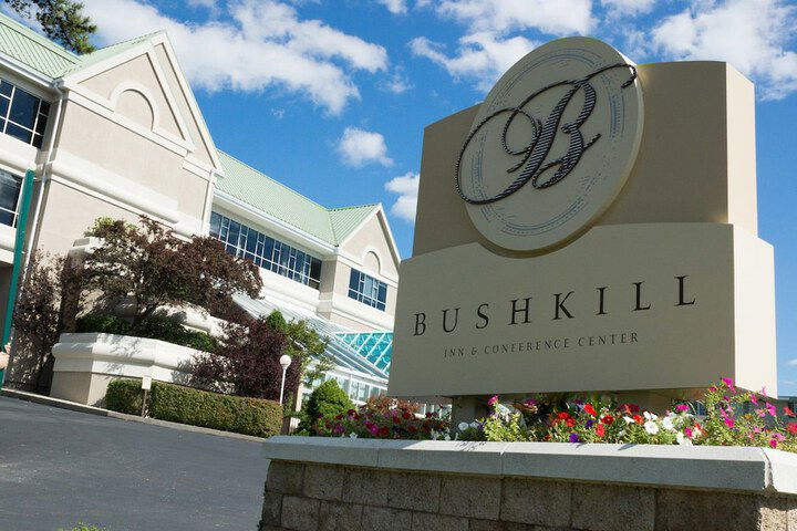 Bushkill Inn And Conference Center - thumb 2