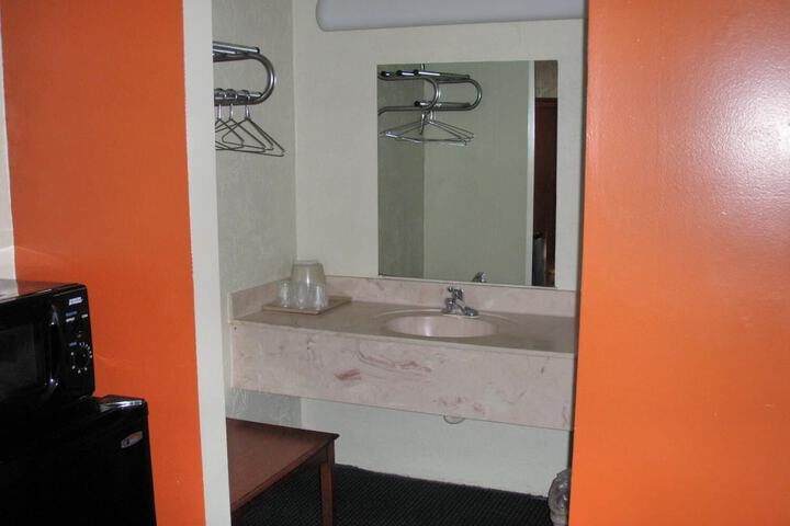 Applegate Inn - thumb 5