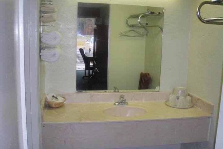 Applegate Inn - thumb 7