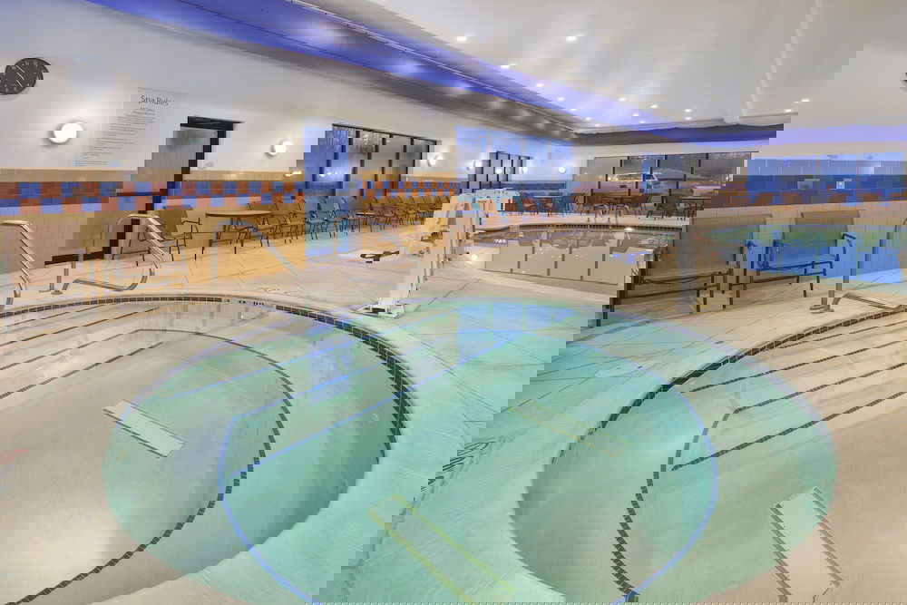 Holiday Inn Express & Suites Wheeling, An IHG Hotel - thumb 2