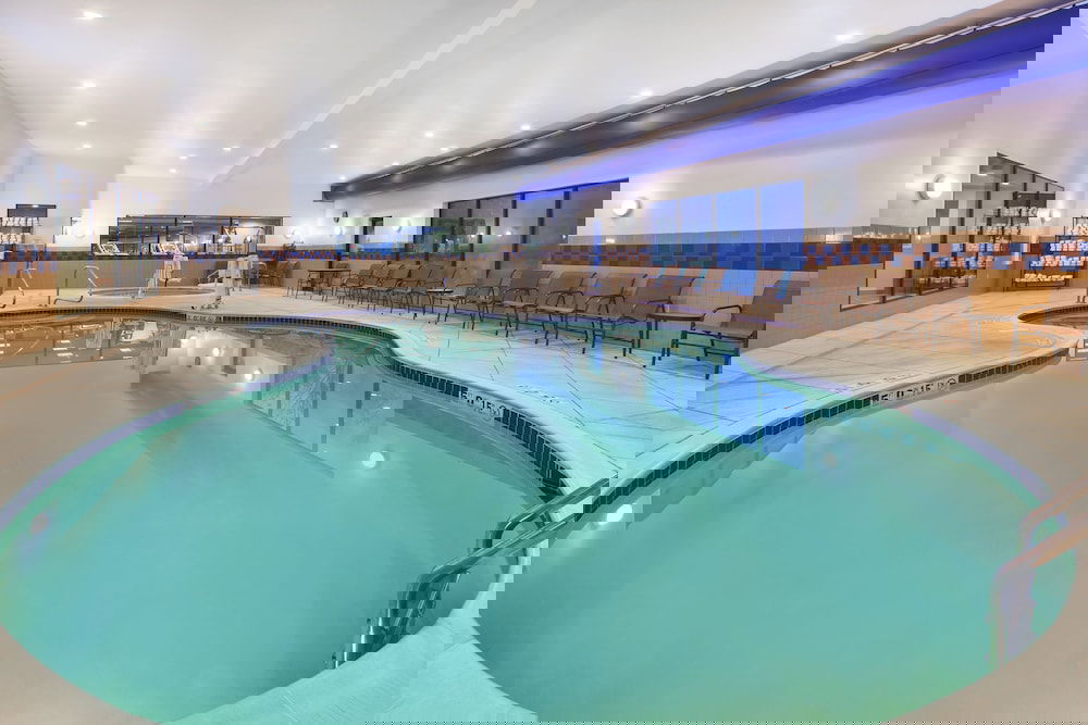 Holiday Inn Express & Suites Wheeling, An IHG Hotel - thumb 3