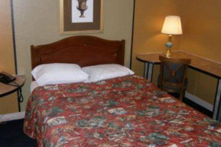 Manor Motel - thumb 4