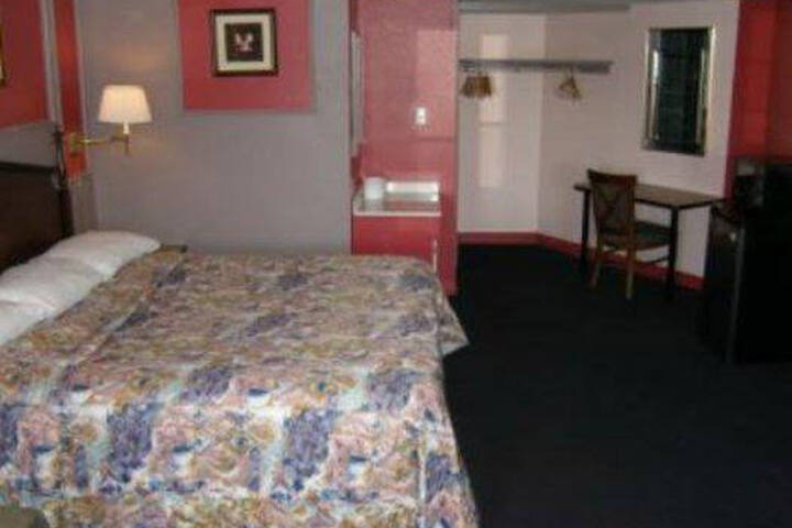 Manor Motel - thumb 1