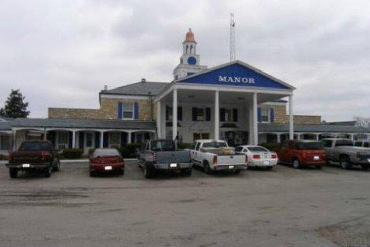 Manor Motel - thumb 0