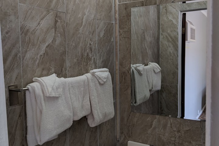 Belle-Aire Motel - thumb 2