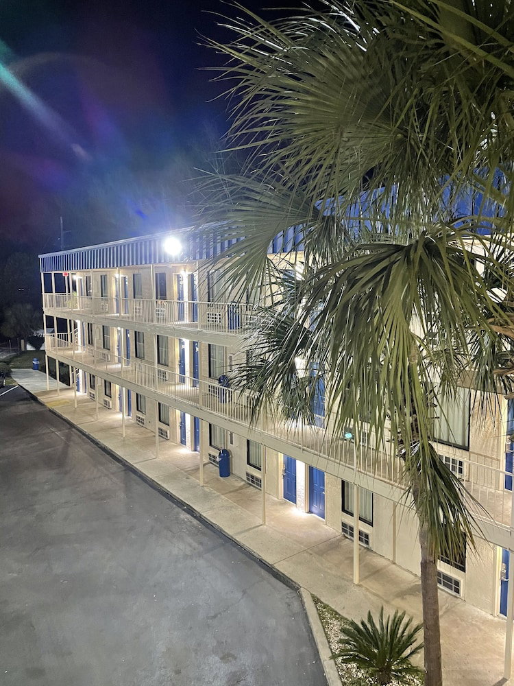 Motel 6 Pooler, GA - Savannah Airport - thumb 1