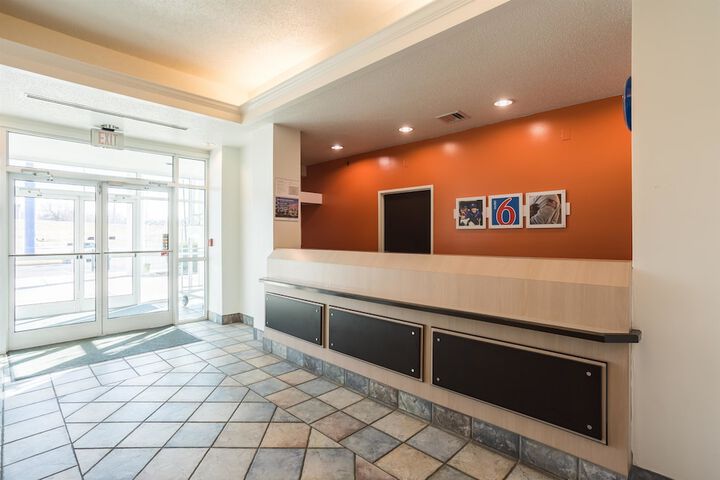 Motel 6 Dale, IN - thumb 6