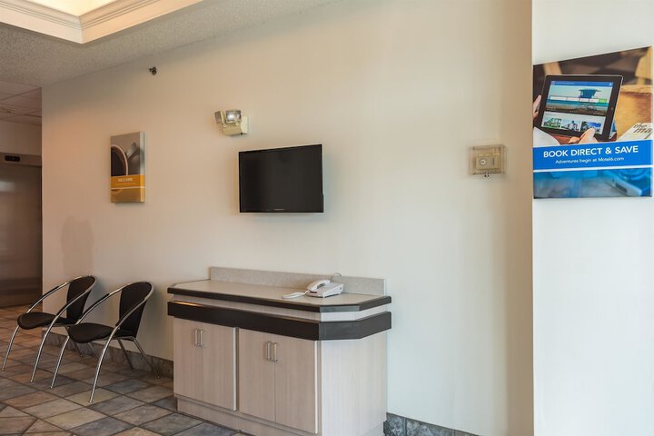 Motel 6 Dale, IN - thumb 5