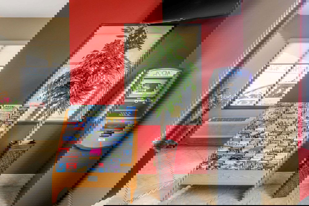 Econo Lodge - thumb 2