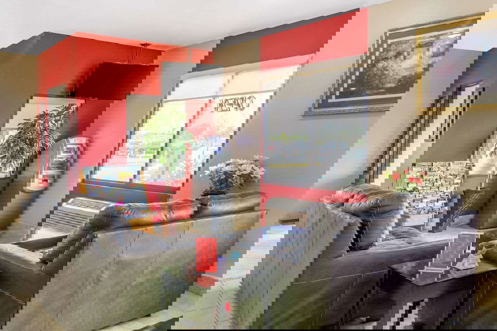 Econo Lodge - thumb 4