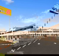 Super 8 by Wyndham Rahway/Newark - Accommodation Los Angeles