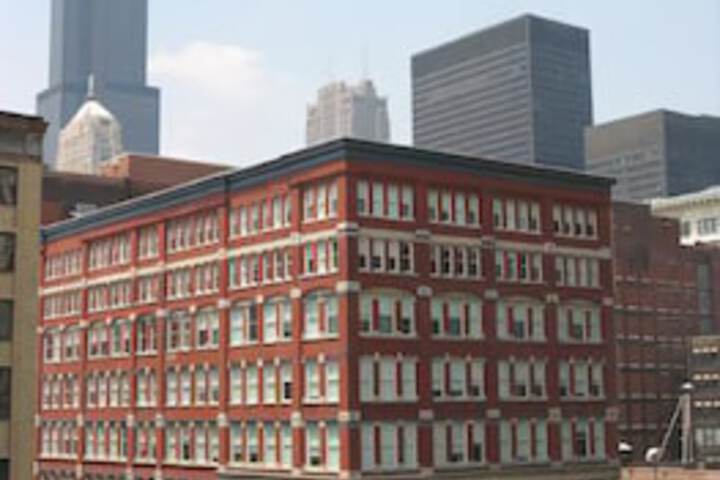 HI Chicago - thumb 1