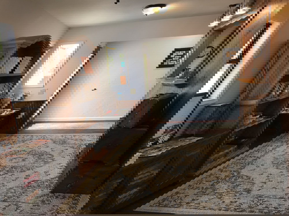 Square Inn - thumb 1