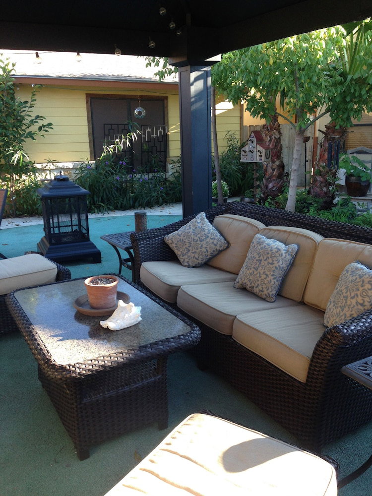 Square Inn - thumb 0