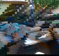 Square Inn - Accommodation Los Angeles