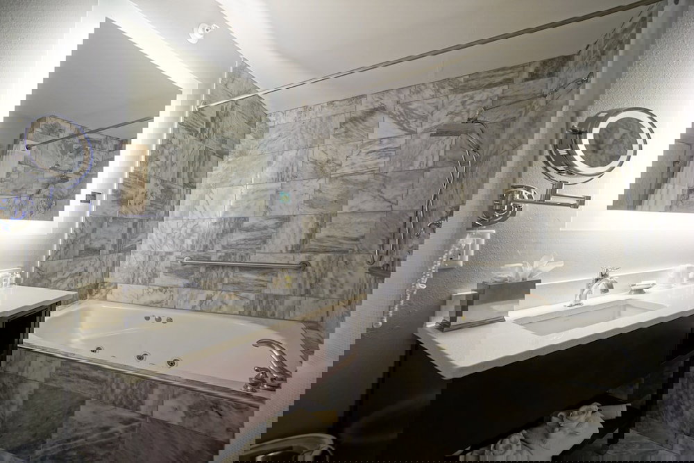 Mill Creek Hotel - thumb 4