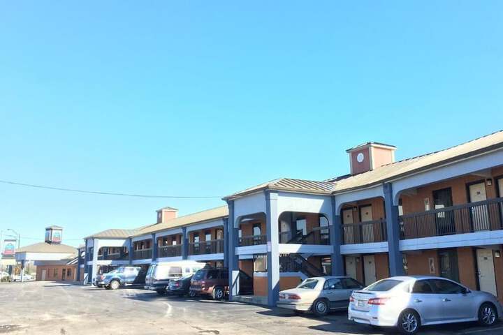 Legacy Inn Sumner - thumb 1