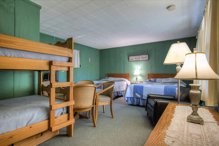 Motel In The Meadow - thumb 3