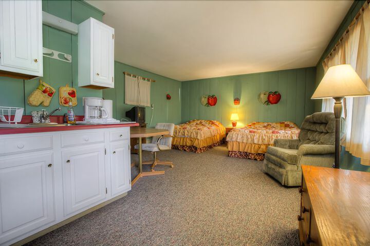 Motel In The Meadow - thumb 2