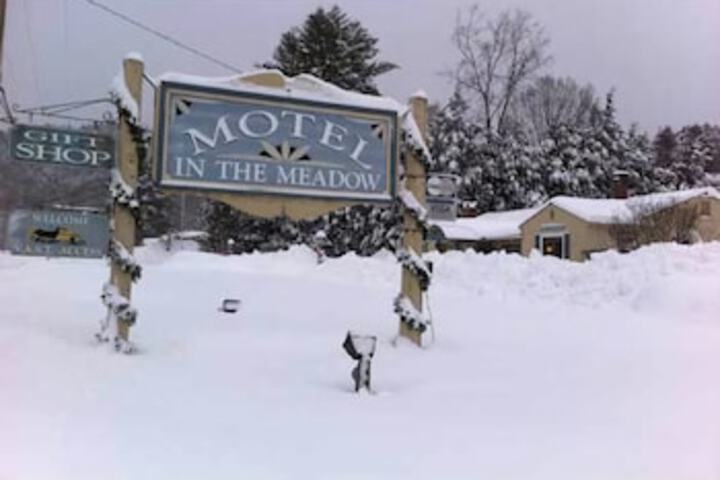 Motel In The Meadow - thumb 0