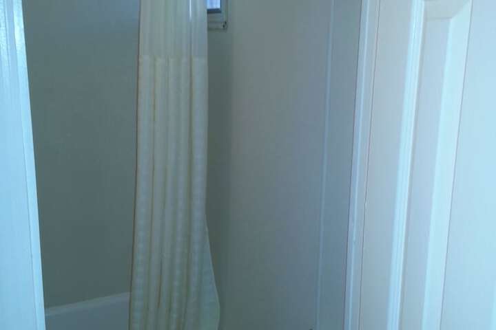 Americana Motel - thumb 3