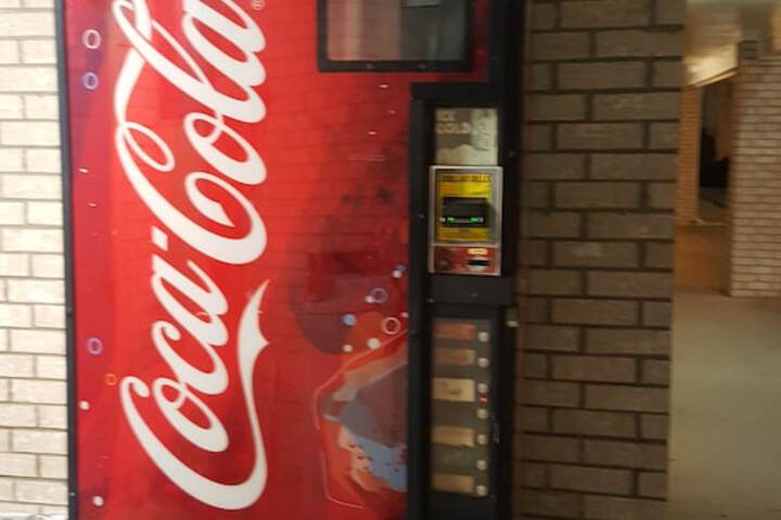 Regency Inn & Suites - thumb 6