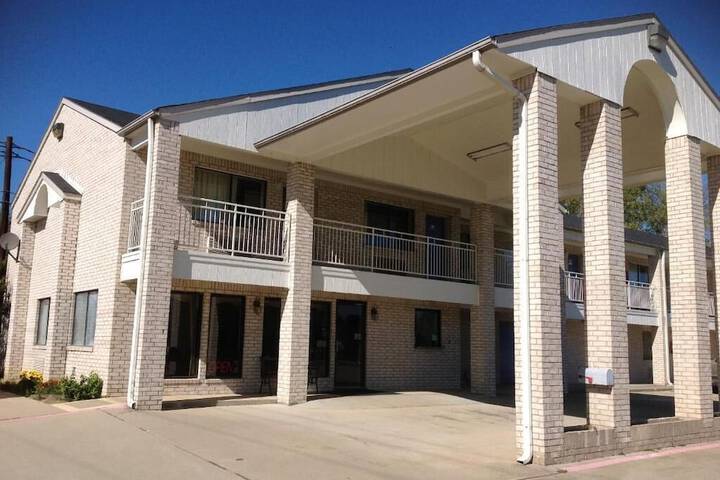 Regency Inn & Suites - thumb 4