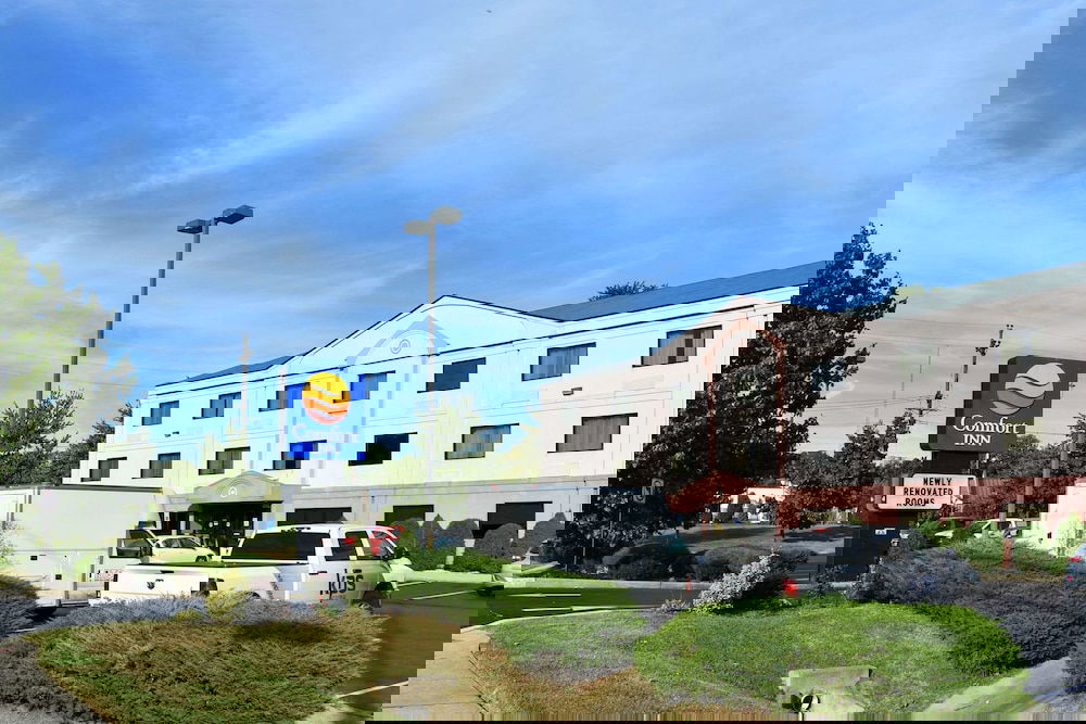 Comfort Inn Bordentown Near NJ Turnpike - thumb 0