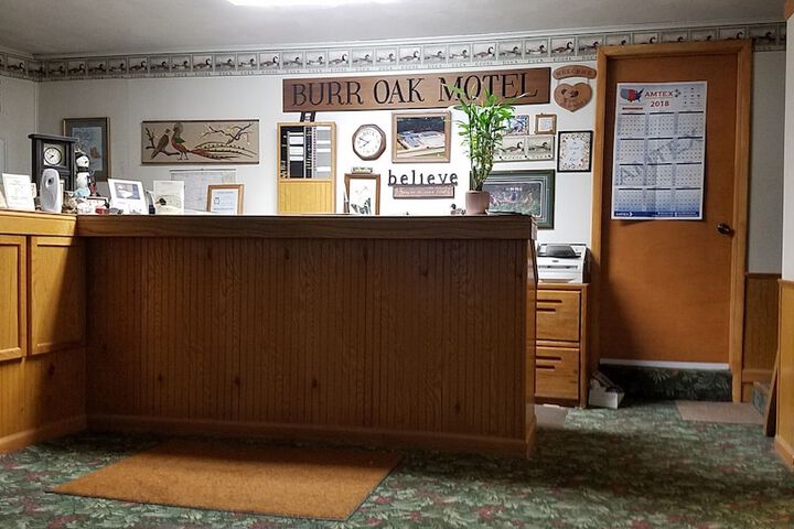Burr Oak Motel - thumb 4