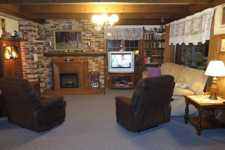 Travelers Inn Motel - thumb 2