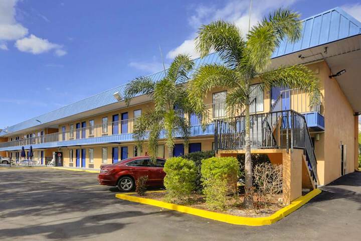 Magnuson Hotel Bradenton - thumb 4